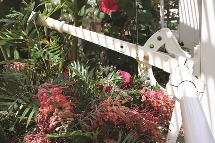 Handle to vent inside an Alitex greenhouse