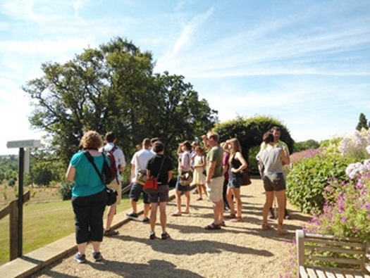 Kew gardens diploma students on tour
