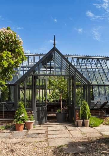 Freestanding greenhouse