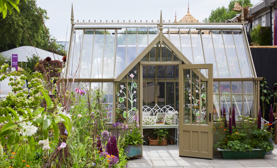 Wainscot base with Chambers greenhouse in greensand